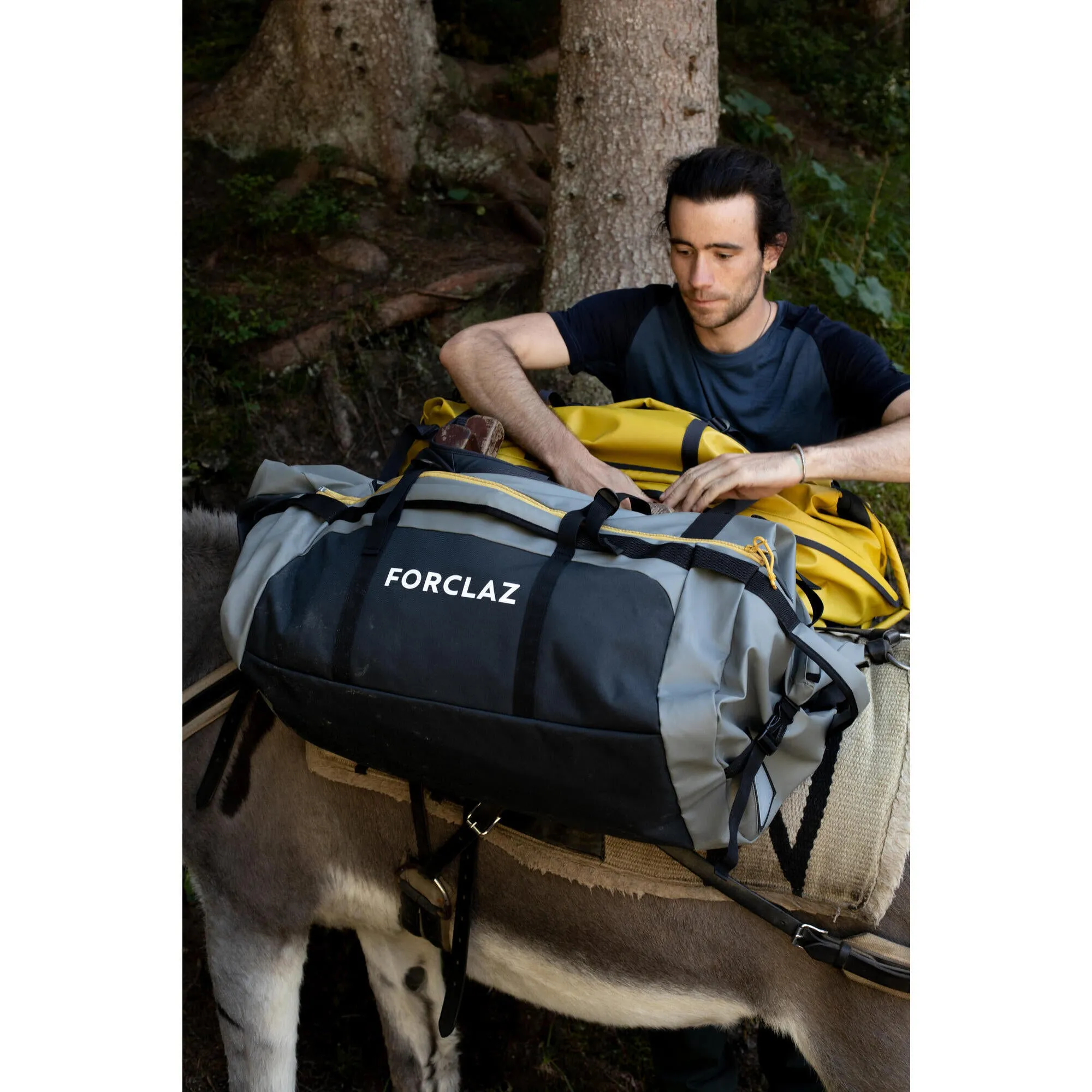 Hiking trunk bag Forclaz Extend 80-120 l, gray khaki/gray carbon